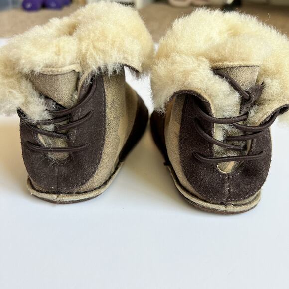 Ugg Australia Camo Sheepskin Boots - Picture 4 of 8